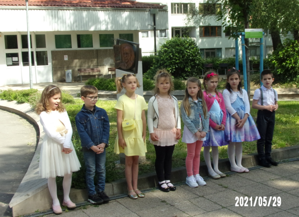 Iskol�sok eml�kez�se Kormos Istv�nra